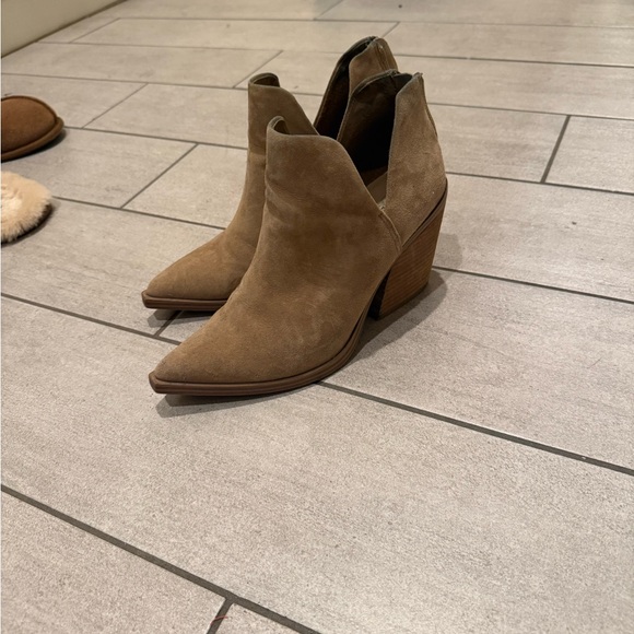 Steve Madden Brown Ankle Booties - Picture 3 of 9